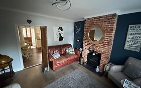 April Cottage Ringwood